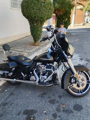 HARLEY-DAVIDSON STREET GLIDE HARLEY-DAVIDSON STREET GLIDE